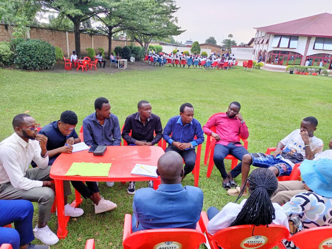 Dialogue entre deux parties en conflit (les étudiants d’Uvira vivant au Burundi). Ce conflit est né de la contestation des résultats des élections des membres du comité de l’Union des étudiants d’Uvira vivant au Burundi.