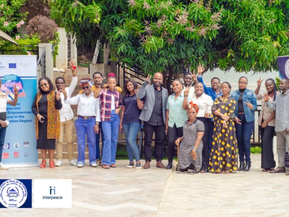 Bukavu : les jeunes formés à contrer la polarisation et la désinformation sur les réseaux sociaux passent à l’action Après quatre jours d’échanges enrichissants et d’ateliers pratiques, la formation sur la lutte contre la désinformation et la polarisation sur les réseaux sociaux s’est clôturée ce jeudi 21 août 2025 à Bukavu.
