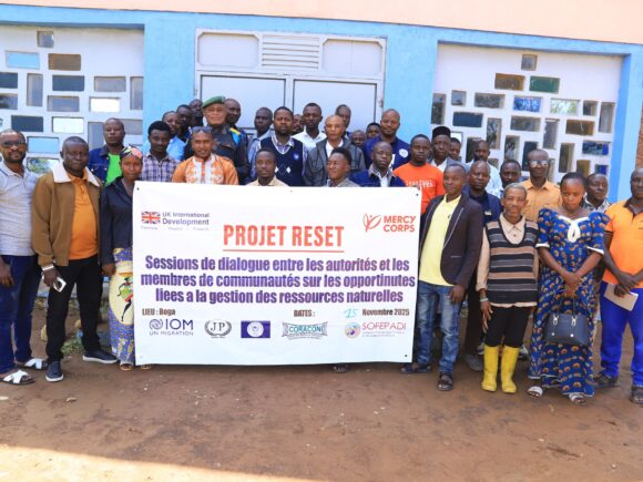 Pendant deux jours, autorités locales et membres des communautés se sont réunis à Boga dans un cadre d’échange franc facilité par Apc Asbl dans le cadre du programme #RESET, financé par le Foreign, Commonwealth & Development Office FCDO.