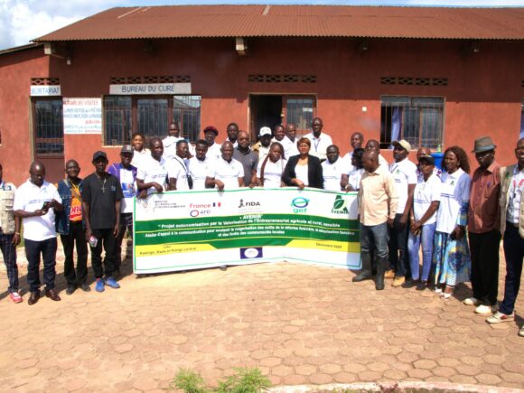 Dans le cadre du Projet Avenir Rdc, l’ONG Action pour la Paix et la Concorde (Apc Asbl) a organisé des sessions de formation à l’intention des journalistes des radios communautaires et des services techniques de l’État dans les provinces du Kwilu (Kikwit, Masi-Manimba), Kwango (Kenge) et Kongo Central (Mbazangungu, Lukula).